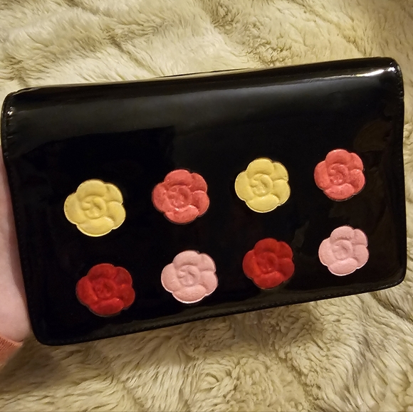 CHANEL CAMELLIA FLOWER MAKEUP PALETTE BLACK PATENT BI-FOLD ☆LIMITED EDITION - Picture 2 of 16